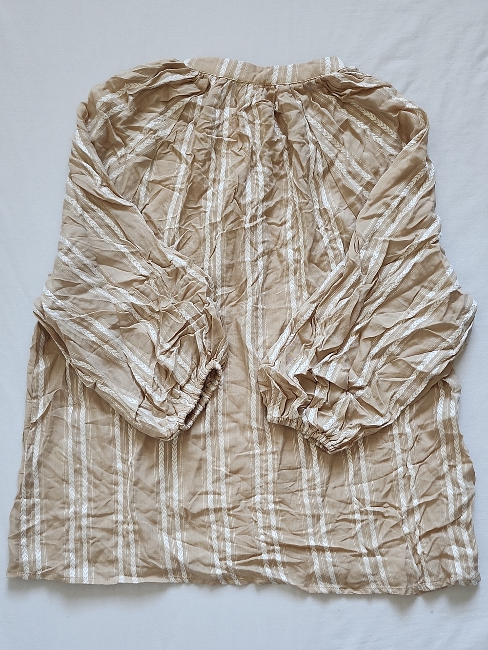 NWT Gemma + Jane Cream/White Stripe Woven Split Neck Top Size Medium - Picture 5 of 8